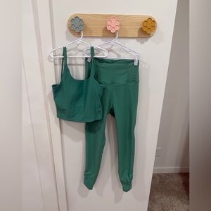 Wilo the Label vibrant green Active Leggings & Crop Tank Set